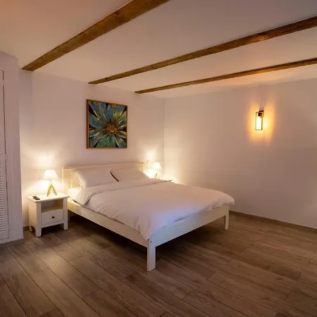 Mani Apartment *